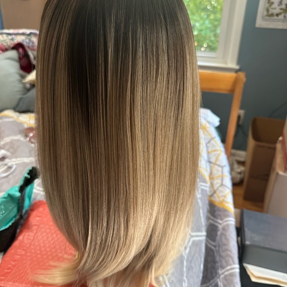 Chelsey Smith Cosmetics Amber Taupe Blonde - Picture 8 of 11